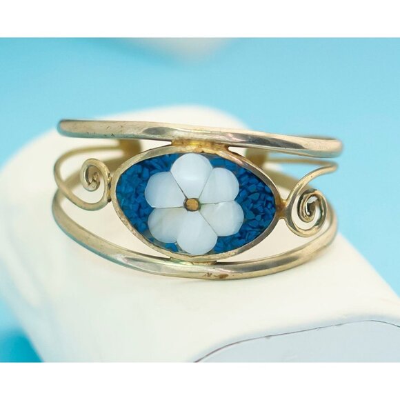 Vintage Floral Style Elegant Cuff Bracelet - 5 3/4 inch - N8 - Picture 2 of 3